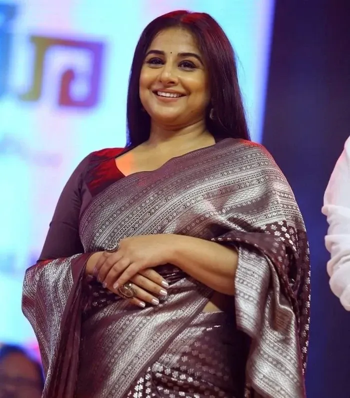 ACTRESS VIDYA BALAN IN TRADITIONAL MAROON SAREE 9